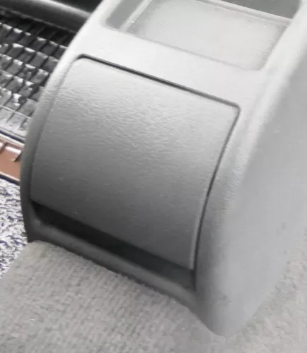 Audi A3 8L Aschenbecher Zigarettenanzünder hinten (bis ca.2000) (160742)