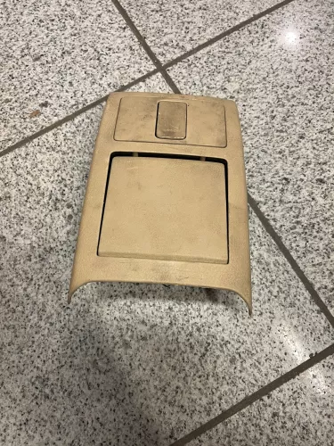 VW Passat 3BG Mittelarmlehne Armlehne Fach Lehne Mittelkonsole sonnebeige beige (160820)