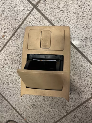 VW Passat 3BG Mittelarmlehne Armlehne Fach Lehne Mittelkonsole sonnebeige beige (160820)