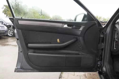 Audi A6 4B Türverkleidung Verkleidung Tür vorne hinten links rechts soul schwar (160826)