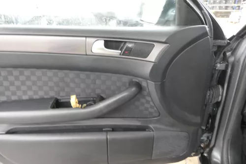 Audi A6 4B Türverkleidung Verkleidung Tür vorne hinten links rechts soul schwar (160826)