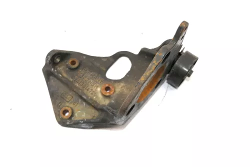 VW T4 Einspritzpumpe Halter Konsole 2,5 TDI ACV 074130147C