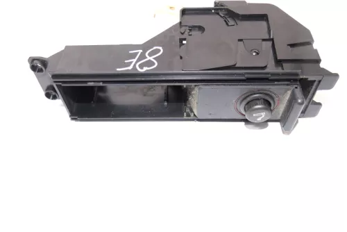 Audi A4 8E B6 B7 Zigarettenanzünder vorne Anzünder 8E0863284aA (160993)