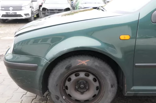 VW Golf 4 Kotflügel vorne links grün LC6M green