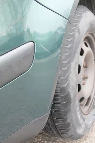 VW Golf 4 Limousine Stoßstange hinten Heckstoßstange Stoßfänger grün LC6M bright (161061)