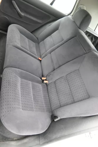 Golf 4 Limousine Sitz Rückbank Rücksitzbank Sitzfläche Sitze Kopfstützen Velour (161088)
