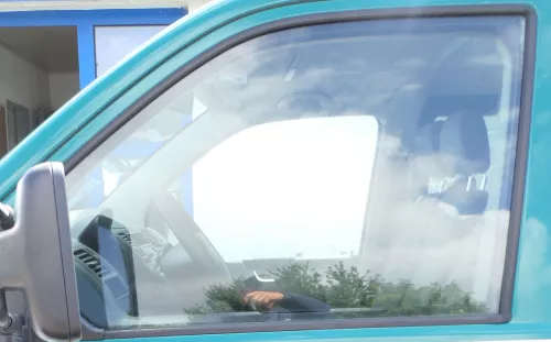VW T5 vorne links Fenster Scheibe in Tür Caravelle Multivan Fensterscheibe