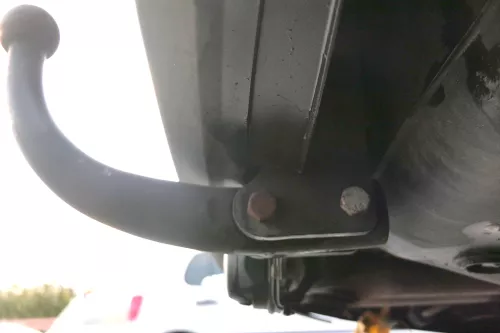 Audi A6 4B feste starr starre Anhängerkupplung Anhängekupplung Kabelbaum Westfal (161557)