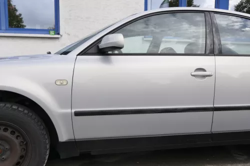VW Passat 3B 3BG 3B6 Kombi + Limo Tür vorne links Fahrertür grau silber LB7Z ohn