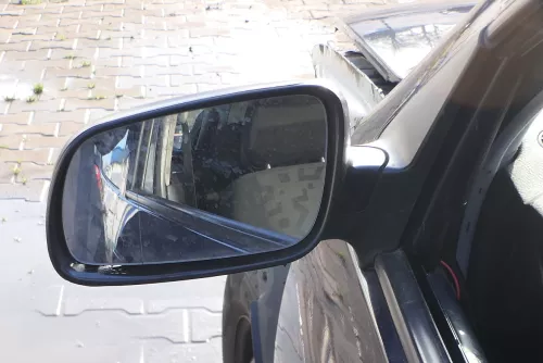 VW Golf 4 Bora 1J manueller Spiegel vorne links Außenspiegel Schwarz matt (161711)