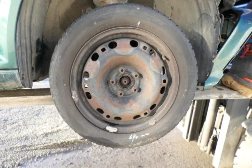 VW Polo 9N 6R Felgen Reifen 195/55 R15 85H Sommerreifen ca. 4-6mm  (161868)