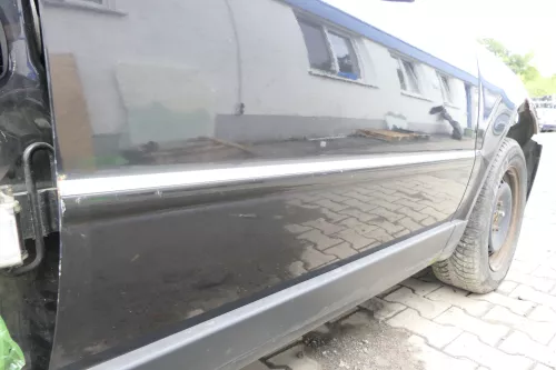 VW Passat 3B 3BG Kombi + Limo Tür vorne rechts Beifahrertür schwarz LC9Z chrom s (162014)