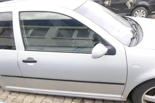 VW Golf 4 Tür vorne rechts Beifahrertür 2/3-Türer LA7W silber grau ohnAnbauteile