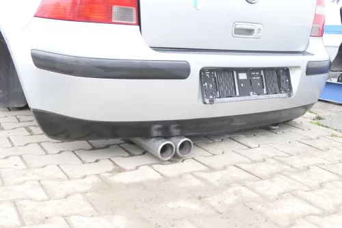 VW Golf 4 Limousine Stoßstange hinten Heckstoßstange Stoßfänger silber grau LA7W (162040)