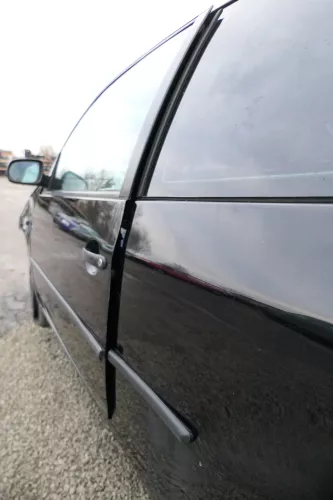 VW Lupo Seat Arosa Tür vorne links Fahrertür schwarz L041 (für elektr.Fensterhe (162083)