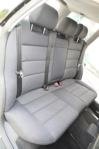 Audi A4 B5 Kombi Avant Rückbank Rücksitzbank Sitz Rücksitz 3 Punkt Gurt Kopfstüt