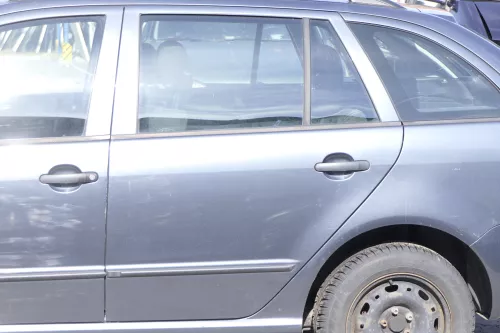 Skoda Fabia 6Y Combi Variant Kombi Tür hinten links grau LF7V ohne Anbauteile