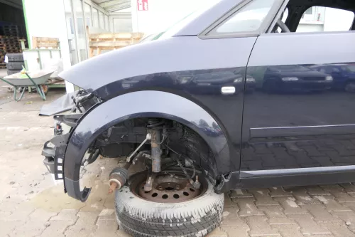 Audi A2 8Z Kotflügel vorne links blau LZ5Q kobaltblau c