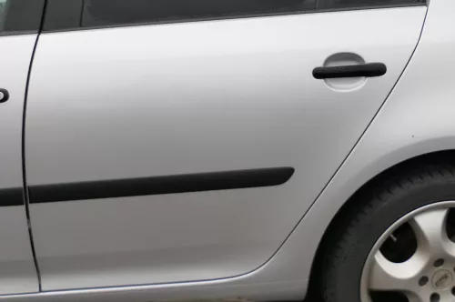 VW Golf 5 V 1K Tür nur das Türblatt hinten links 4/5-Türer silber LA7W grau