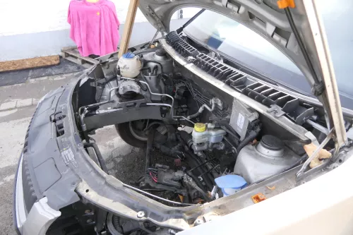 Skoda Roomster Fabia 5J Schloßträger mit Kühler Kondensator Lüfter 1.9 TDI Benzi