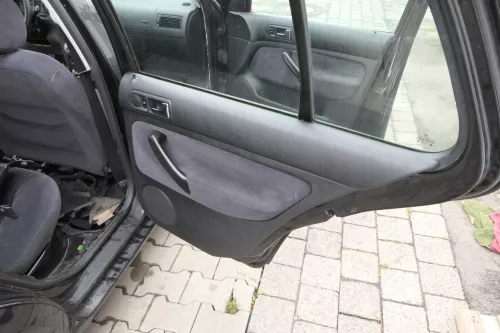 VW Golf 4 Limousine Türverkleidung Verkleidung Tür vorne hinten links rechts 4x (162399)