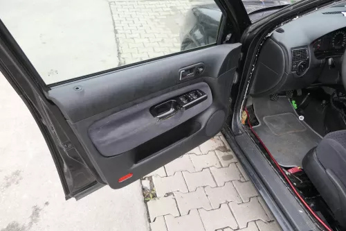 VW Golf 4 Limousine Türverkleidung Verkleidung Tür vorne hinten links rechts 4x (162399)