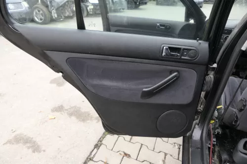 VW Golf 4 Limousine Türverkleidung Verkleidung Tür vorne hinten links rechts 4x (162399)