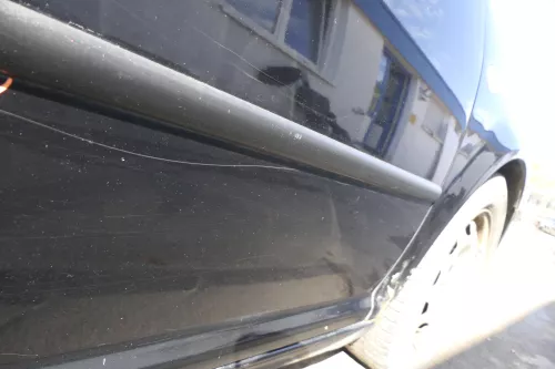 VW Golf 4 Tür vorne rechts Beifahrertür 2/3-Türer schwarz L041 ohne (162424)