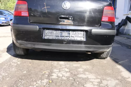 VW Golf 4 Limousine Stoßstange hinten Heckstoßstange Stoßfänger schwarz L041