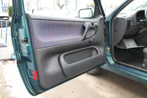 VW Polo 6N Türverkleidung Verkleidung Tür vorne links 2/3-Türer lila (162584)