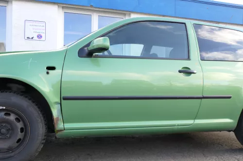 VW Golf 4 Tür vorne links Fahrertür 2/3-Türer grün LA6P ohneAnbauteile