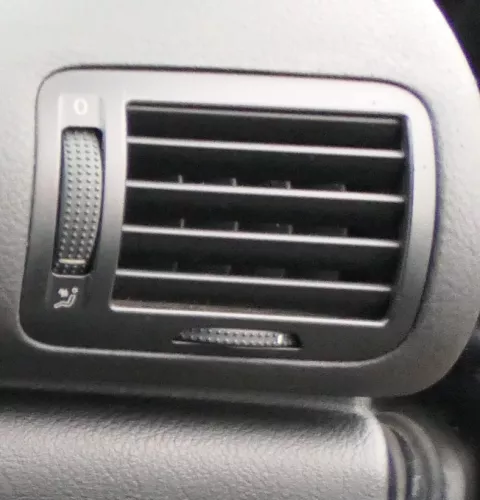 VW Passat 3B 3BG Lüftungsdüse Düse Lüftung rechts vorne 3B0819704D