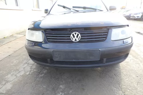 VW Passat 3B Stoßstange vorne Frontstoßstange Stoßfänger vorn schwarz LC9Z SWR