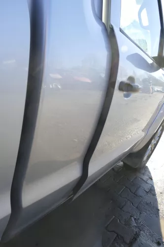 VW Amarok 2H Tür vorne rechts Beifahrertür silber LA7W - ohne Anbauteile (162811)