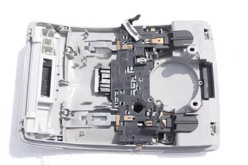 Audi A4 8E 8P Schalter Innenleuchte Leuchte Lampe Leseleuchte 8E0947135E silber (162978)