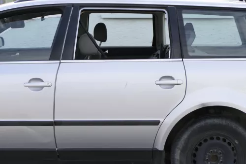 VW Passat 3B 3BG 3B6 Kombi Variant Tür hinten links silber LA7W reflexsilber sd