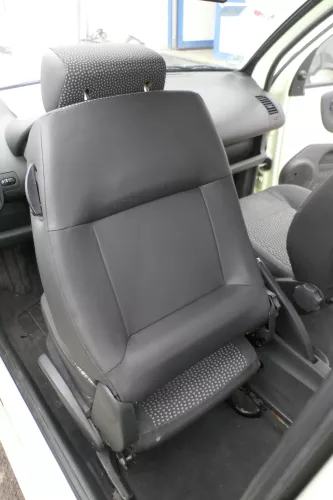 Seat Arosa Lupo Sitz vorne links Fahrersitz Höhenverstellung (163288)