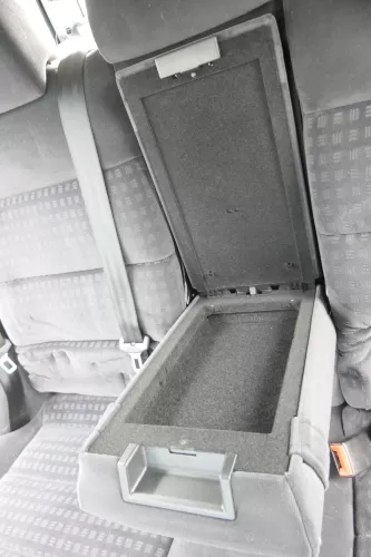 VW Passat 3B 3BG Kombi Variant Sitz Rückbank Rücksitzbank 3 Punkt Gurt dunkel (163306)