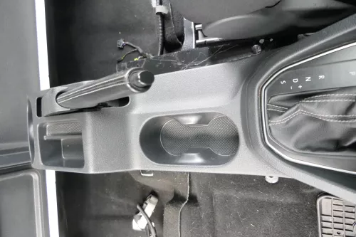 VW Caddy 2K SA Mitteltunnel hinten Verkleidung um Handbremse schwarz (163363)