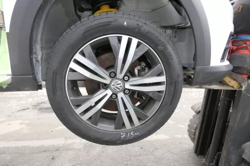 Caddy Alltrack Golf Reifen Sommerreifen 215/55 ZR17 98W 2K5601025P Felgen 2-7mm