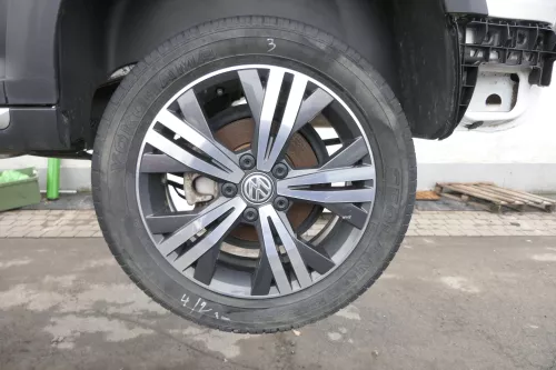 Caddy Alltrack Golf Reifen Sommerreifen 215/55 ZR17 98W 2K5601025P Felgen 2-7mm (163458)