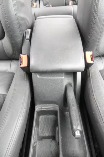 Golf Plus 6 5M Mittelarmlehne Armlehne Lehne Mitte Original verschiebbar Leder s