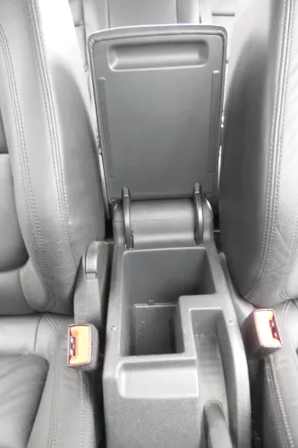 Golf Plus 6 5M Mittelarmlehne Armlehne Lehne Mitte Original verschiebbar Leder s (163545)