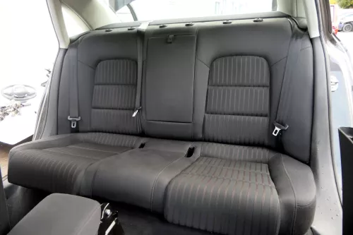 Audi A4 8K B8 Sitz Rückbank Rücksitzbank hinten 3-Punkt-Gurt schwarz soul