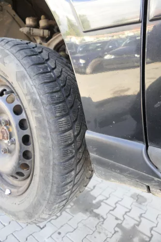 2x A4 B5 A6 4B Passat 3BG Felgen Reifen Winterreifen M+S 195/65 R15 91H ca.4-5mm (164009)