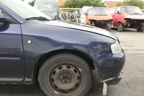 Audi A3 8L Kotflügel vorne rechts blau LZ5T