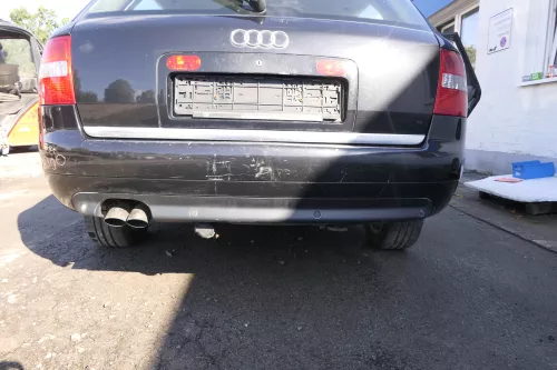 Audi A6 4B Kombi Avant Stoßstange hinten Heckstoßstange schwarz LZ9W - PDC