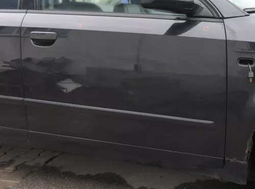 Audi A4 B6 8E nur Türblatt vorne rechts Beifahrertür schwarz LZ9W Kombi+Limo Tür