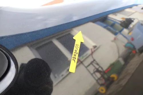 VW Polo 9N Kotflügel vorne rechts schwarz LC9Z bis ca.Bj.2004 - Rost (164312)