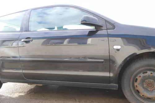 VW Polo 9N 9N3 Tür vorne rechts Beifahrertür 2/3-Türer schwarz LC9Z ohneAnbautei